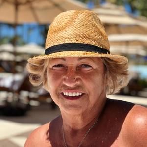 Meet your Posher, Nicole